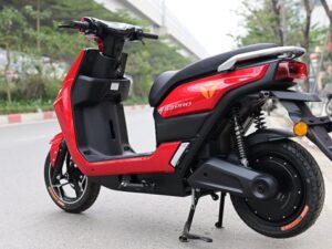 Yadea S3 Pro Mau Do Goc Sau 650x356