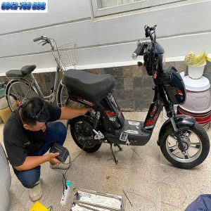Thay Binh Ac Quy Xe Dien Cap A Jvc Quan 7