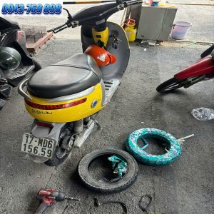 Xe Dien Hong Nhung Cua Hang Da Dong Cua