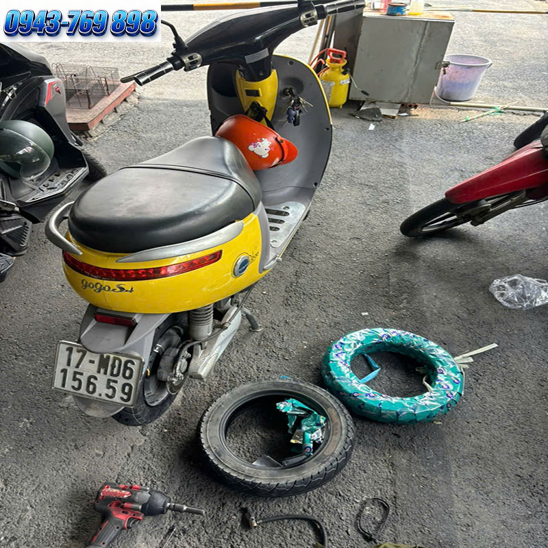 Xe Dien Hong Nhung Cua Hang Da Dong Cua
