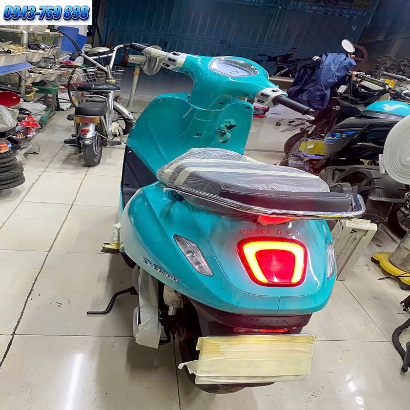 Son Xe Dien Vinfast Evo 200 Trang Dai
